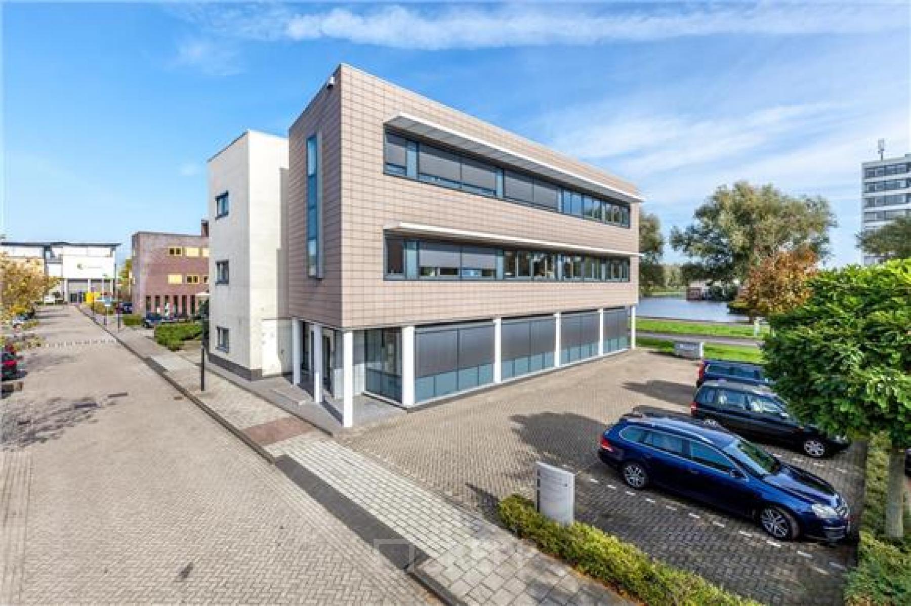 helsinkilaan 6 woerden