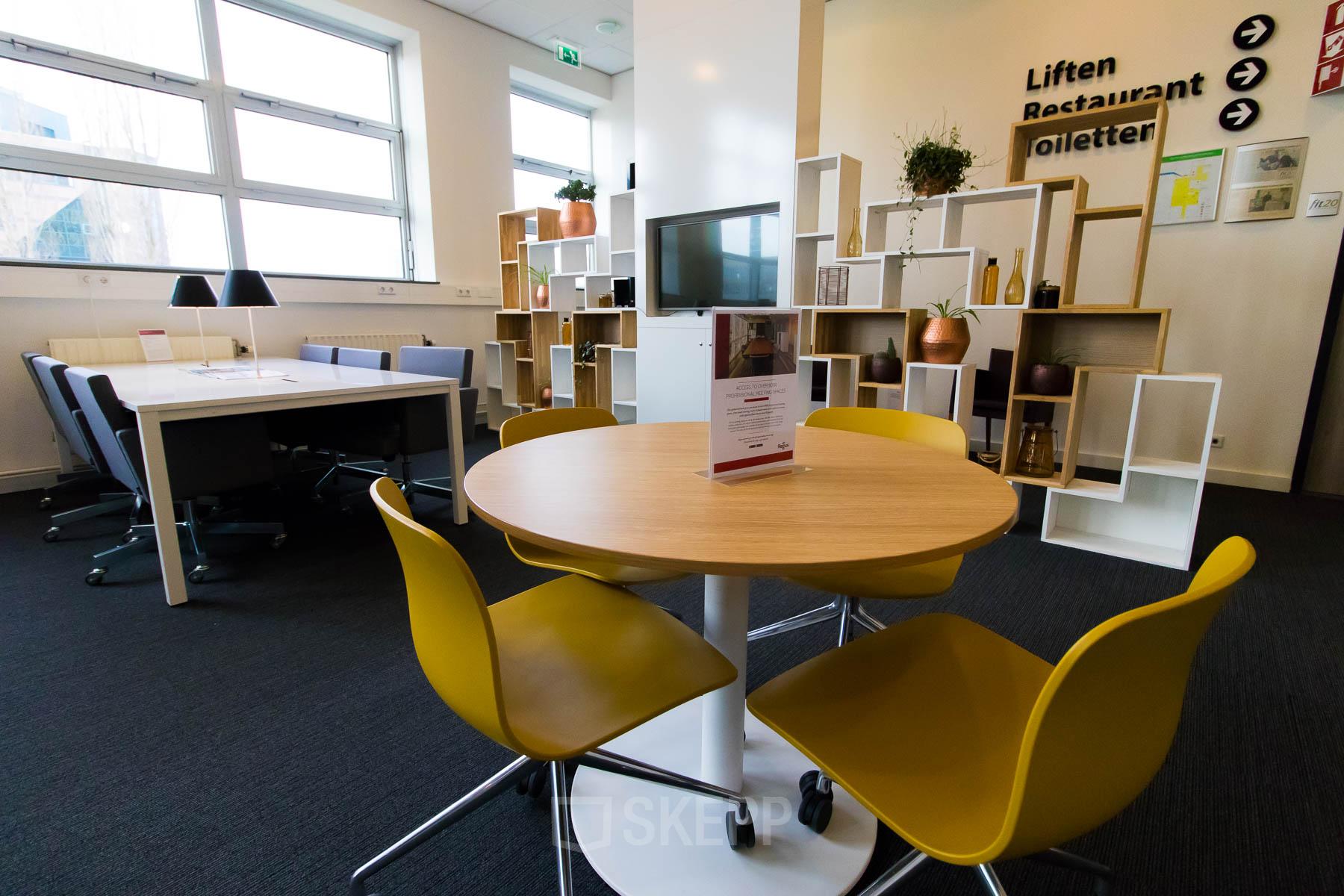 Zithoek met moderne inrichting