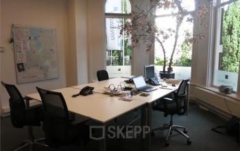 ingerichte kantoorunit zwolle bureau bureaustoel telefonie