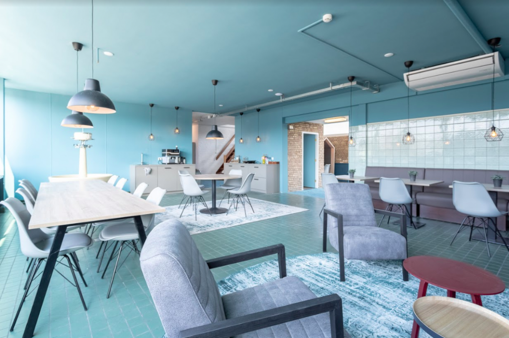 kantoor blauw