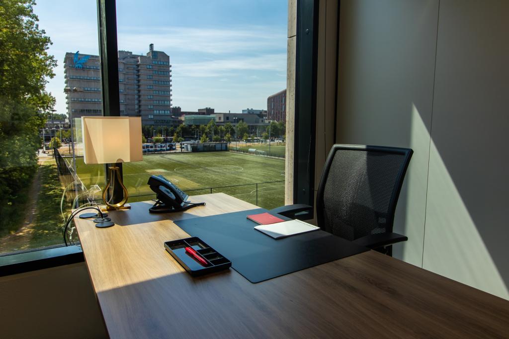 Juist ingestelde bureaustoel zorgt voor ergonomie