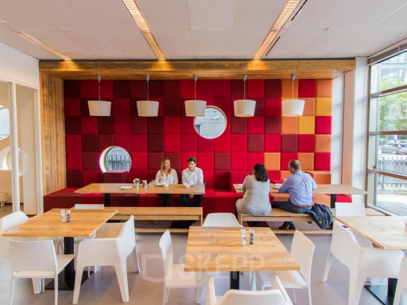 Akoestische panelen in kantoorinrichting aan de Joop Geesinkweg 501 Amsterdam